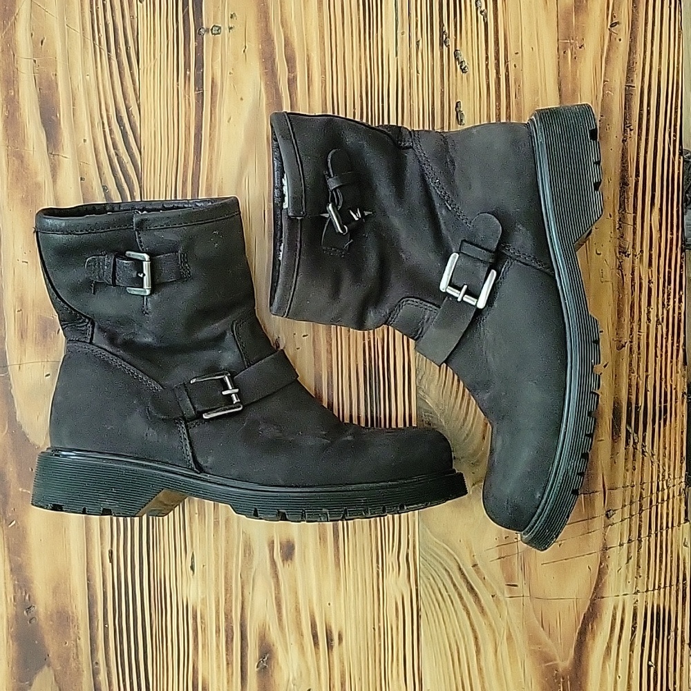 Sherpa lined mechanic boots